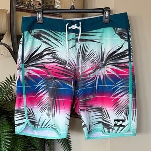 Billabong Board Shorts Swim Trunks Tropical Palms Surfer Casual Multicolored